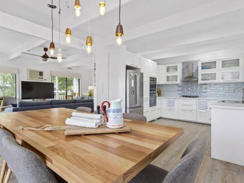 BAYSHORE DROMANA - Australian Directory 4