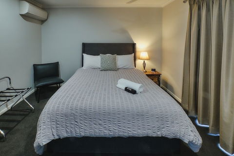 Edlin House - Australian Directory 6