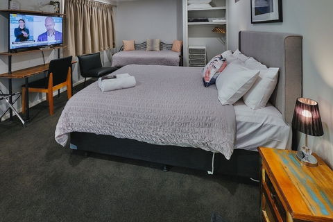 Edlin House - Australian Directory 5