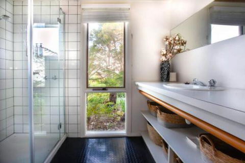 BIMBADEEN On BUSTY Â· BIMBADEEN On BUSTY Spectacular Views & Wifi - Australian Directory 3