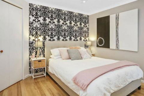 SEAVIEW Ocean Views From A Modern Townhouse - Australian Directory 3