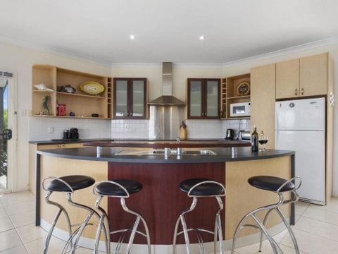 Carri Away 15 Solitude Drive - Australian Directory 4