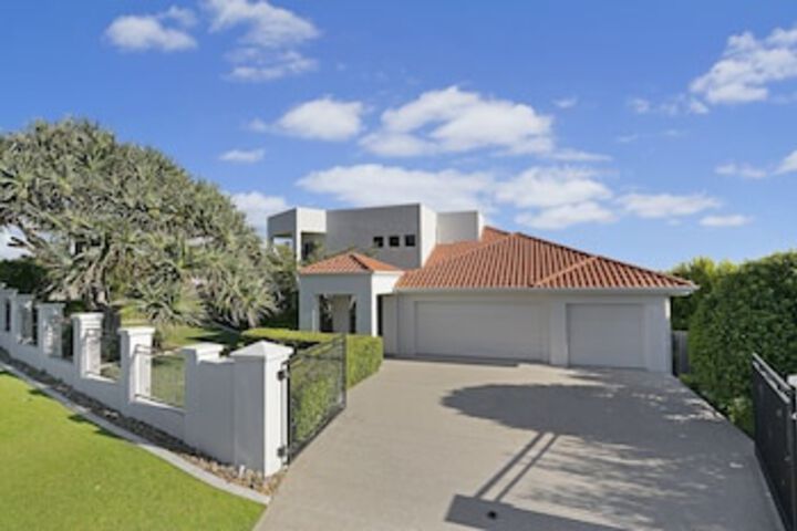 Castaways Beach QLD Australian Directory