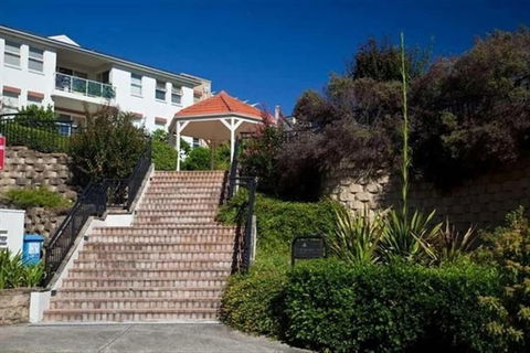 HC102 Karrabee Avenue Huntleys Cove - Australian Directory 1