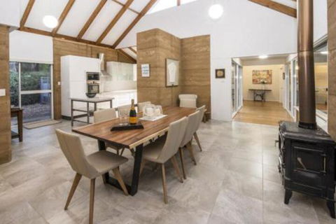 EeBee House - Australian Directory 6