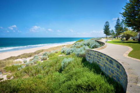 Cottesloe Parkside On The Beach - Australian Directory 6