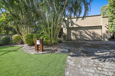 Home Away From Home, 38 Redwood Avenue, Marcus Beach, Noosa Area - Australian Directory 1