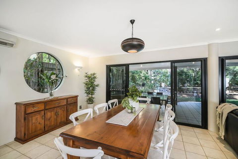 Home Away From Home, 38 Redwood Avenue, Marcus Beach, Noosa Area - Australian Directory 2