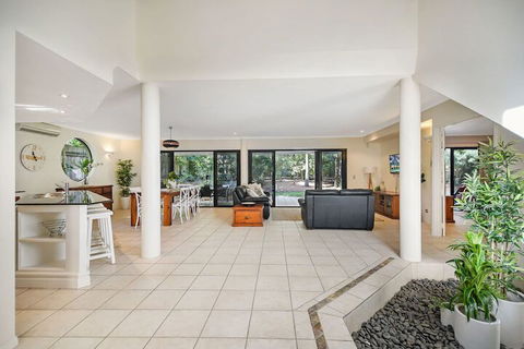 Home Away From Home, 38 Redwood Avenue, Marcus Beach, Noosa Area - Australian Directory 3