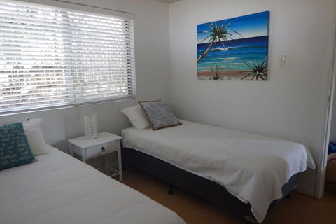 Unit 2 At 4 Pelican Street, Peregian Beach, Noosa Area - Australian Directory 6