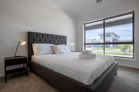 Comfy And Warm Home In Point Cook - Australian Directory 4