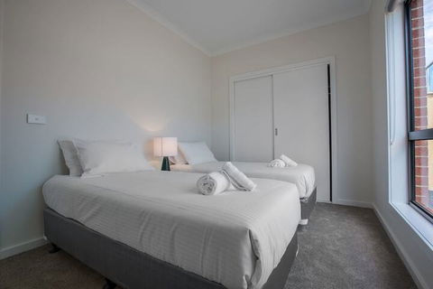 Comfy And Warm Home In Point Cook - Australian Directory 3