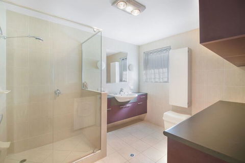 Unit 3 At 4 Pelican Street, Peregian Beach, Noosa Shire - Australian Directory 2