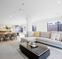 Lightful Charming House With Free Parking - Australian Directory