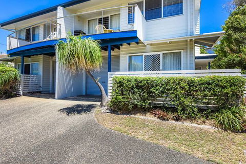 Sunbright 2/5 Petrel Street - Australian Directory 1