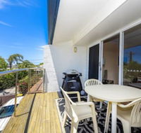 Sunbright 2/5 Petrel Street - Australian Directory