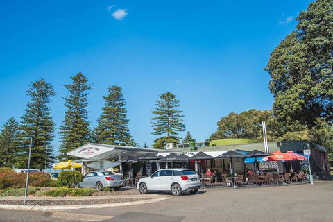 Vibrant And Colorful Apartment In Dollspoint - Australian Directory 1