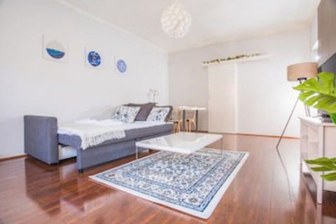 Vibrant And Colorful Apartment In Dollspoint - Australian Directory 0