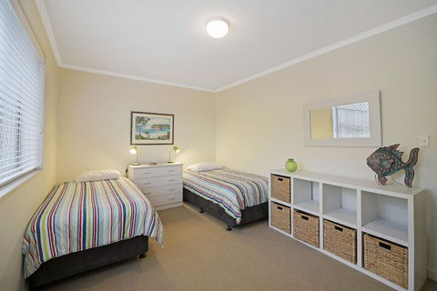 Kingsview - 1/54 Kingfisher Drive - Australian Directory 4