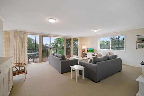 Kingsview - 1/54 Kingfisher Drive - Australian Directory 3