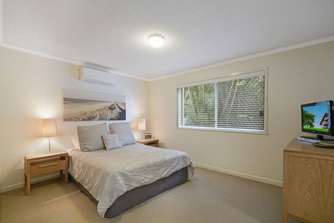 Kingsview - 1/54 Kingfisher Drive - Australian Directory 5