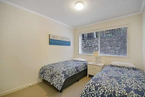 Kingsview - 1/54 Kingfisher Drive - Australian Directory 7