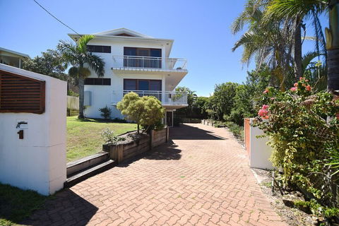 Notre Reve - 2/4 Brolga Place - Australian Directory 1