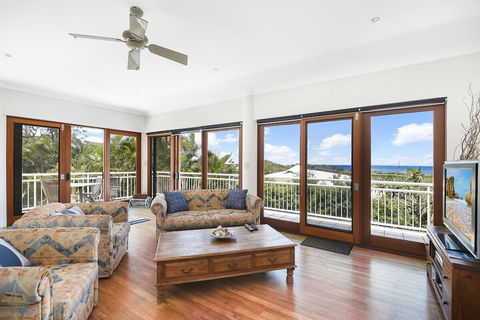 Notre Reve - 2/4 Brolga Place - Australian Directory 6