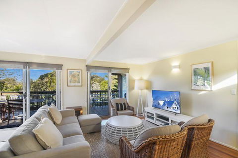 Summer Place - 24 Shearwater Street - Australian Directory 6