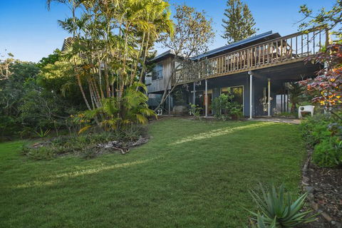 Summer Place - 24 Shearwater Street - Australian Directory 2