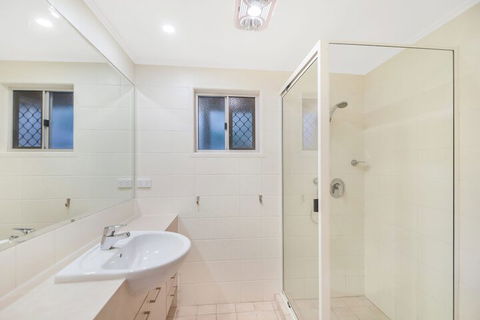 Summer Place - 24 Shearwater Street - Australian Directory 3