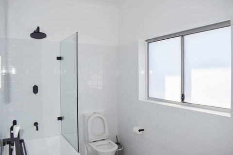 2 Bedroom Apartment With Ocean Views - Australian Directory 5