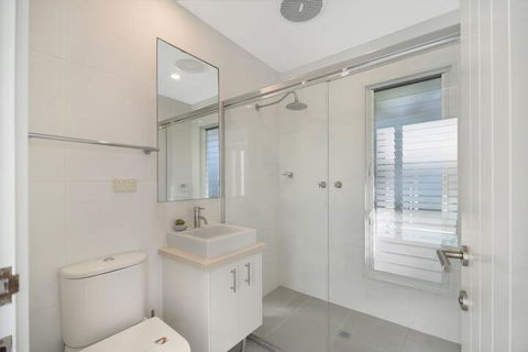 Sea Splash 75 Lorikeet Drive - Australian Directory 5