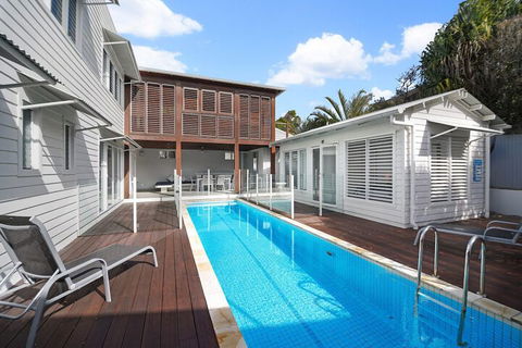 Sea Splash 75 Lorikeet Drive - Australian Directory 2