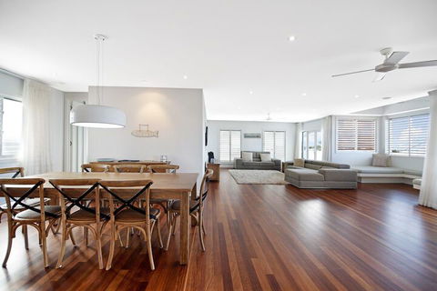 Sea Splash 75 Lorikeet Drive - Australian Directory 6