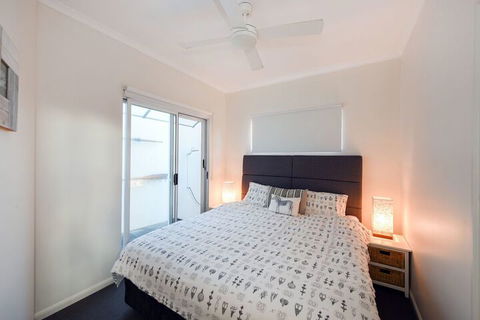 Seamistral - 1/21 Oriole Avenue - Australian Directory 5