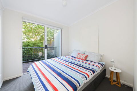 Seamistral - 1/21 Oriole Avenue - Australian Directory 2