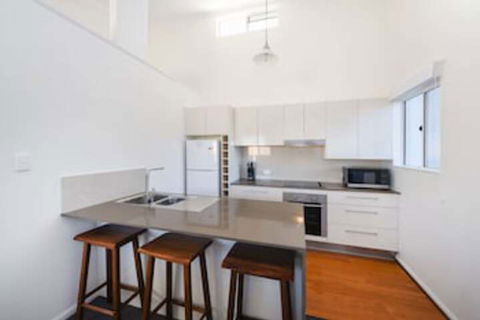 Seamistral - 1/21 Oriole Avenue - Australian Directory 0
