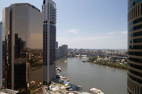 Amazing CBD 2BD Apartment W / Parking & Pool! - Australian Directory 1