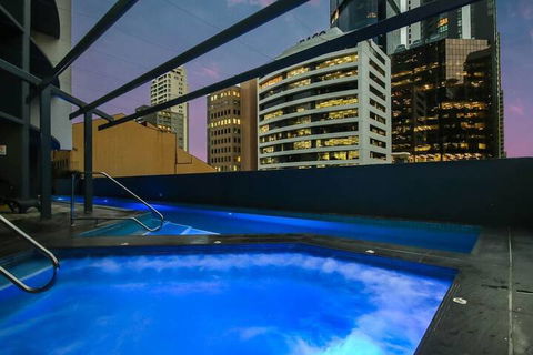 Amazing CBD 2BD Apartment W / Parking & Pool! - Australian Directory 6
