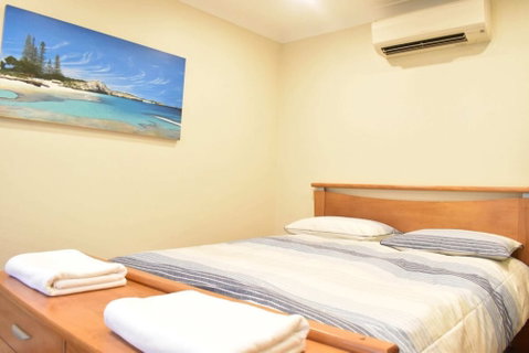 Modern 2 Bedroom Unit Close To CBD - Australian Directory 2