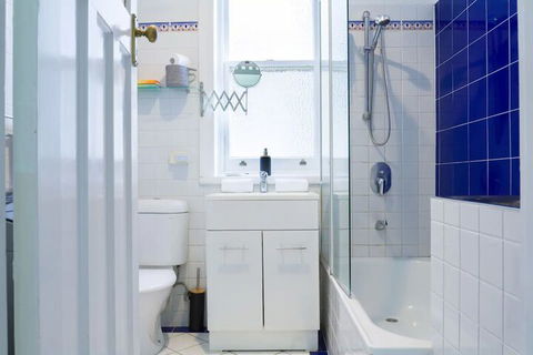 2 Bedroom Gorgeous Art Deco Classic Near CBD - Australian Directory 5