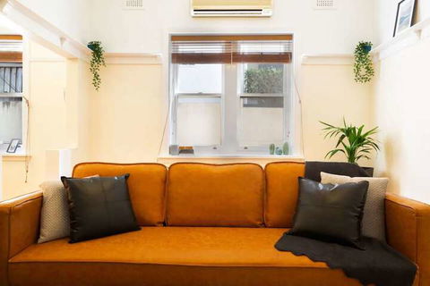 2 Bedroom Gorgeous Art Deco Classic Near CBD - Australian Directory 4