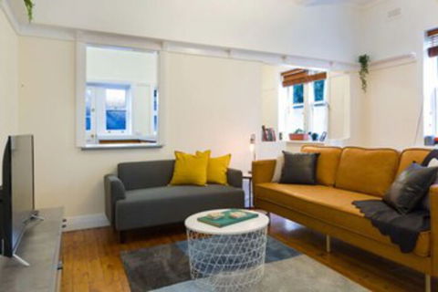 2 Bedroom Gorgeous Art Deco Classic Near CBD - Australian Directory 0
