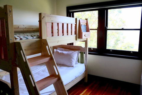 Charming & Cosy Home With City Views - Australian Directory 2