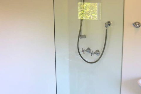 Charming & Cosy Home With City Views - Australian Directory 5