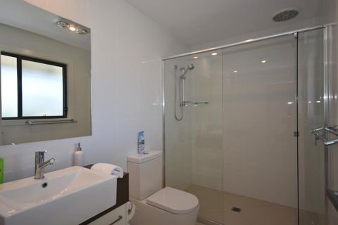 The Shae Luka Private Apartment - Australian Directory 1