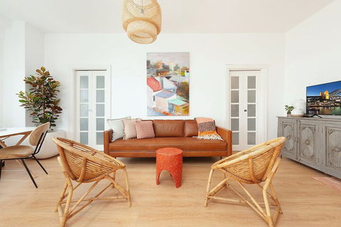 Salty's 2 Bedroom Beach Home - Australian Directory 1