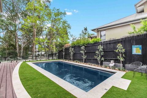 Hunter Treehouse - Australian Directory 1
