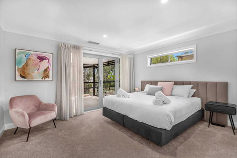 Hunter Treehouse - Australian Directory 3